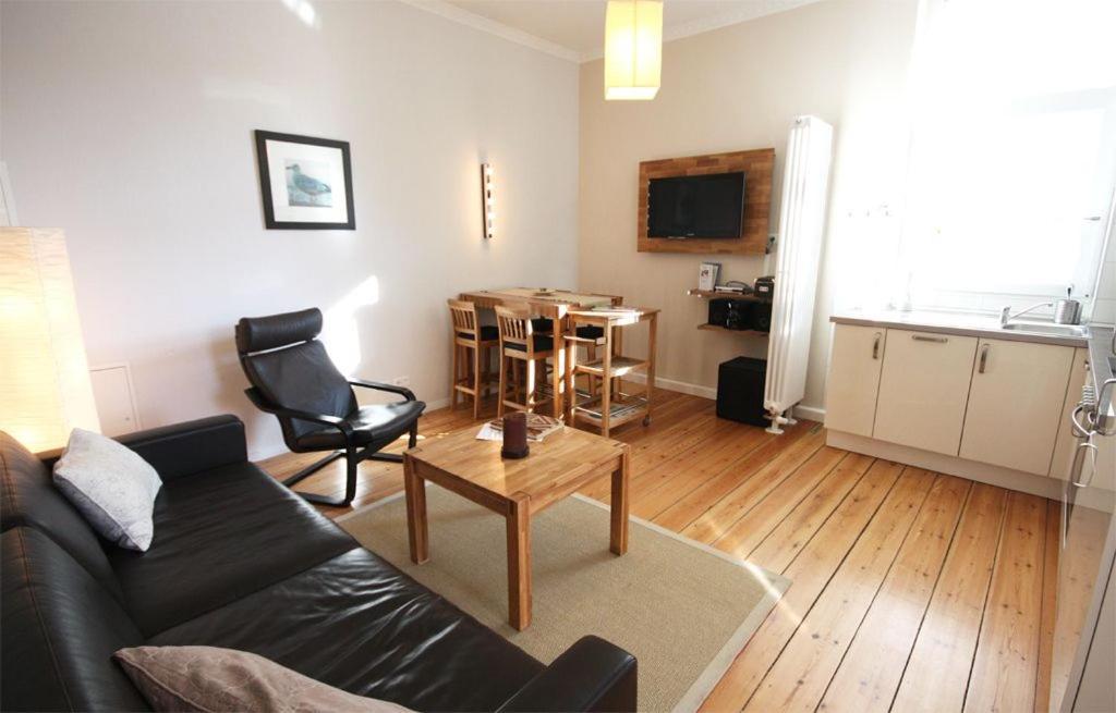 Warnemuende 3 Moewen 38559 * Rostock