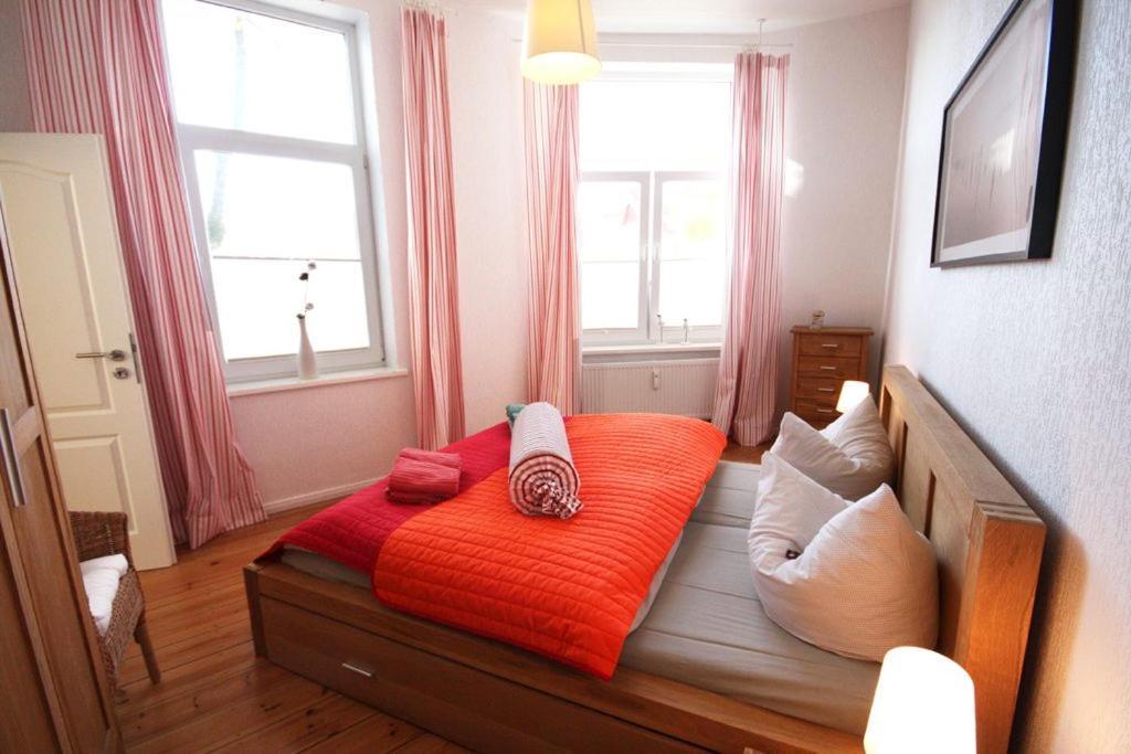 Warnemuende 3 Moewen 38559 *